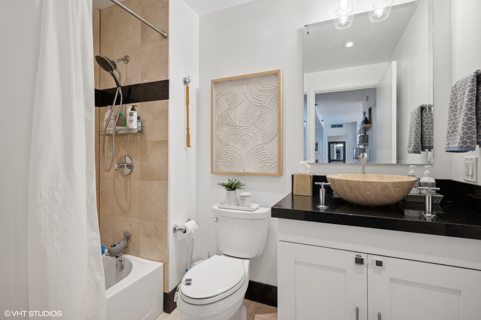 160 E Illinois Street Unit: 1102