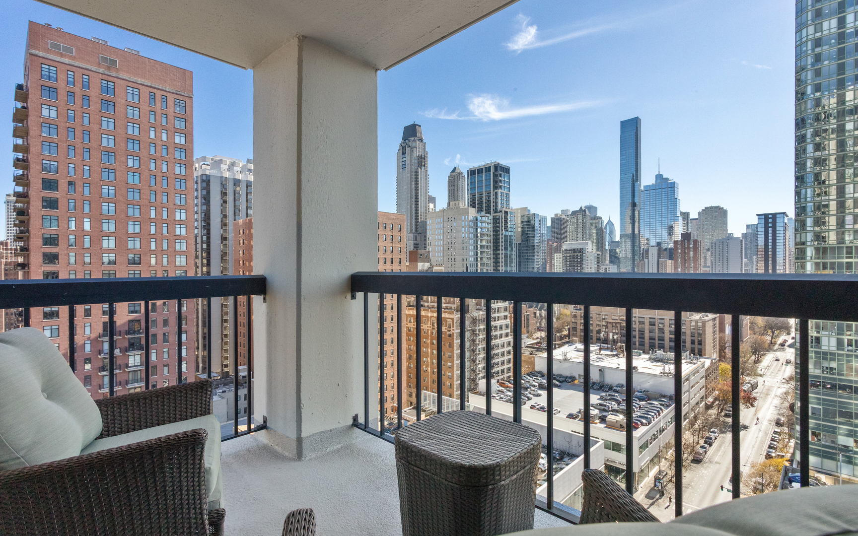 1122 N CLARK Street Unit: 1808