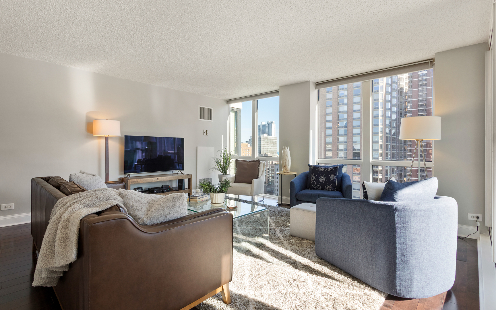 1122 N CLARK Street Unit: 1808