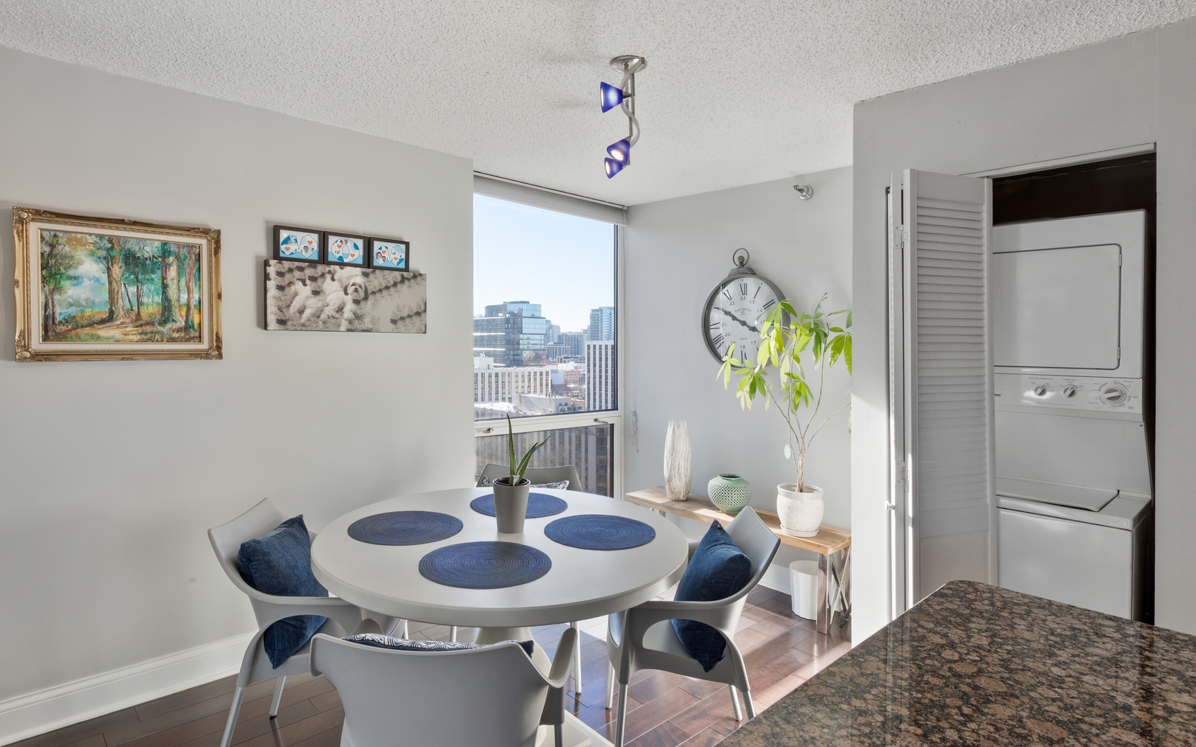 1122 N CLARK Street Unit: 1808