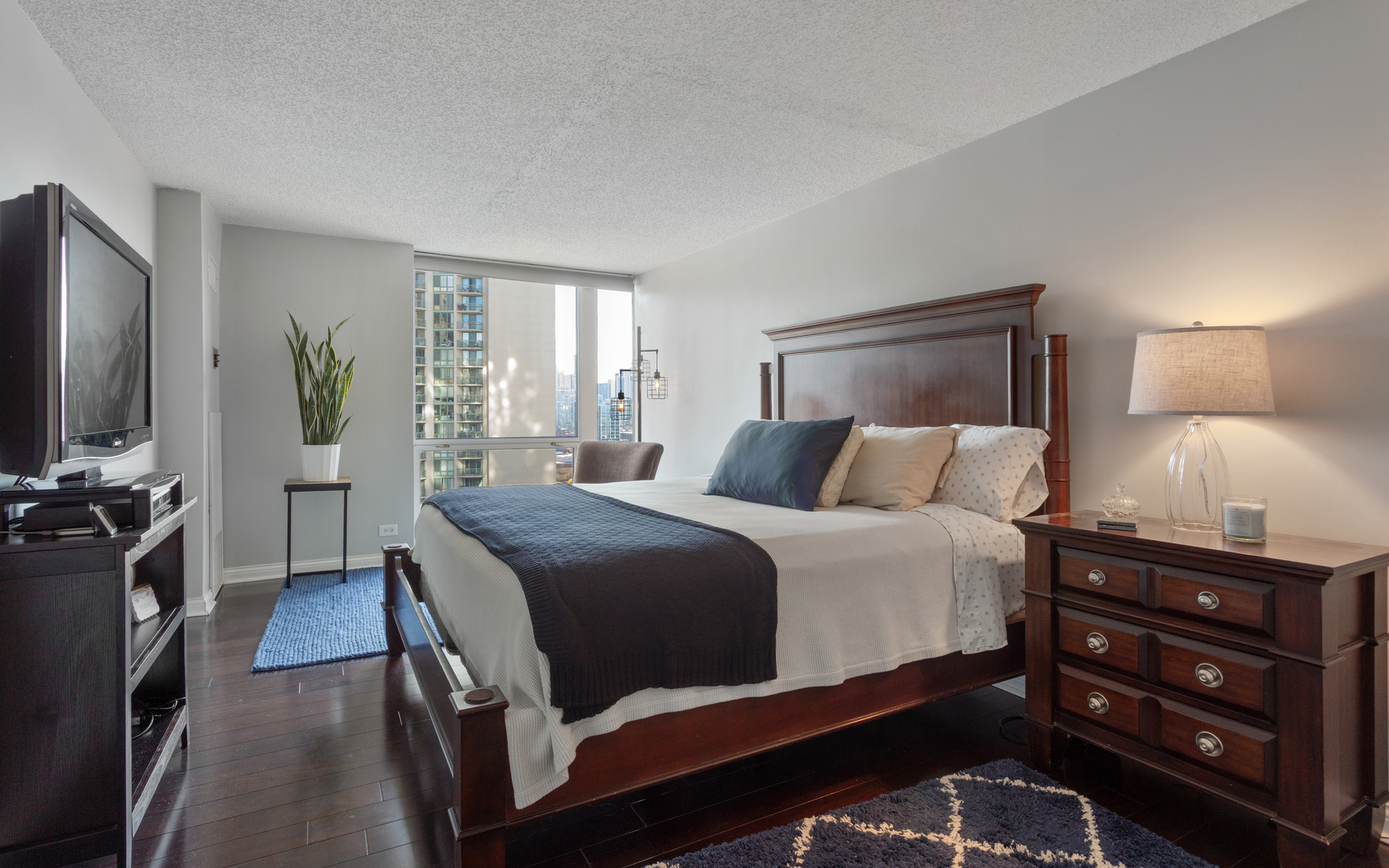 1122 N CLARK Street Unit: 1808