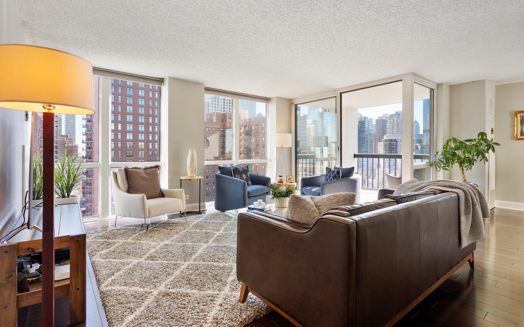 1122 N CLARK Street Unit: 1808