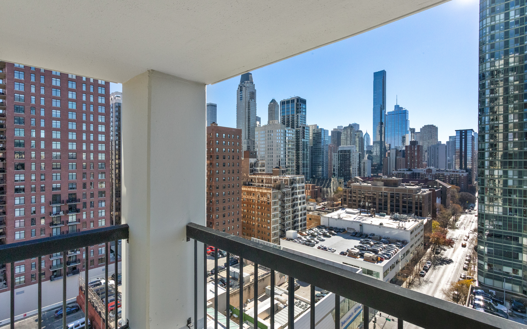 1122 N CLARK Street Unit: 1808