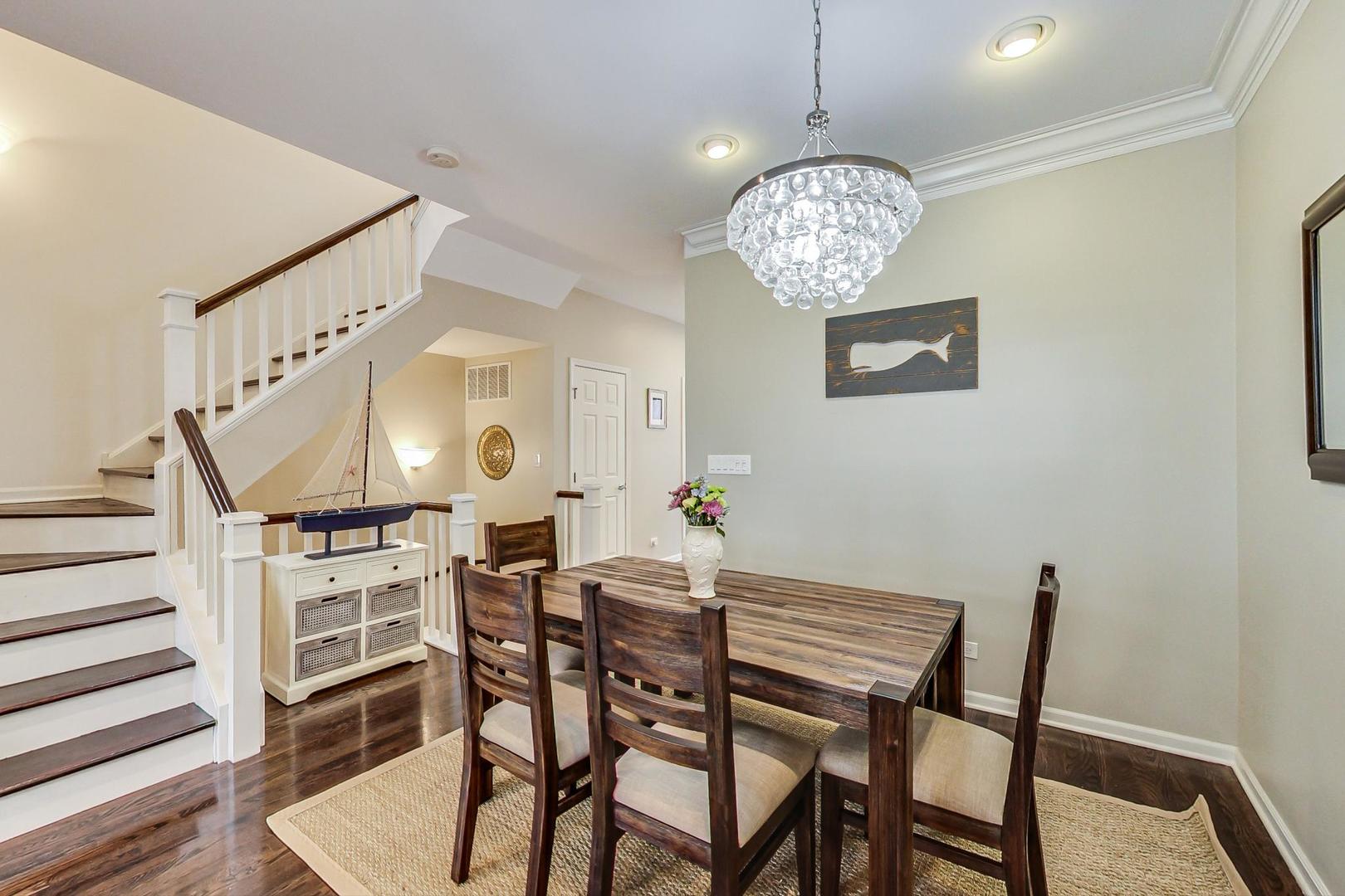 1351 W ALTGELD Street Unit: 4D