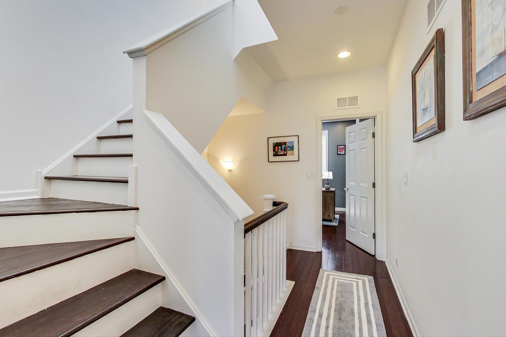 1351 W ALTGELD Street Unit: 4D