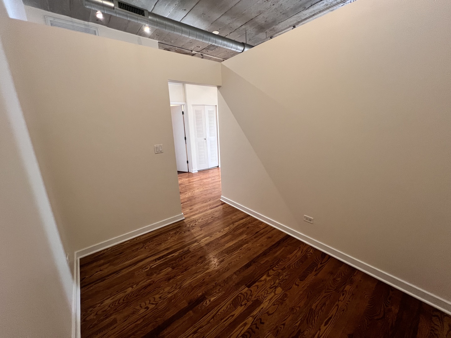 1069 W 14th Place Unit: 304