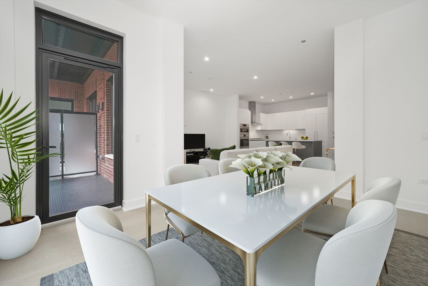 323 S Racine Avenue Unit: 3C