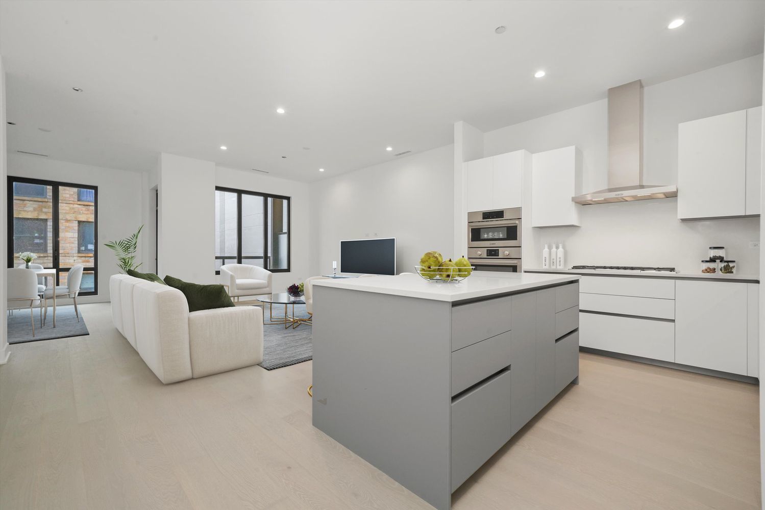 323 S Racine Avenue Unit: 3C