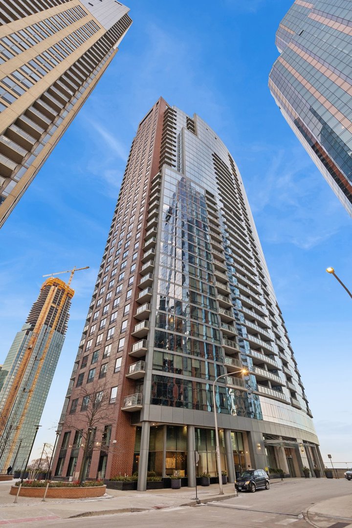 450 E Waterside Drive Unit: 1306