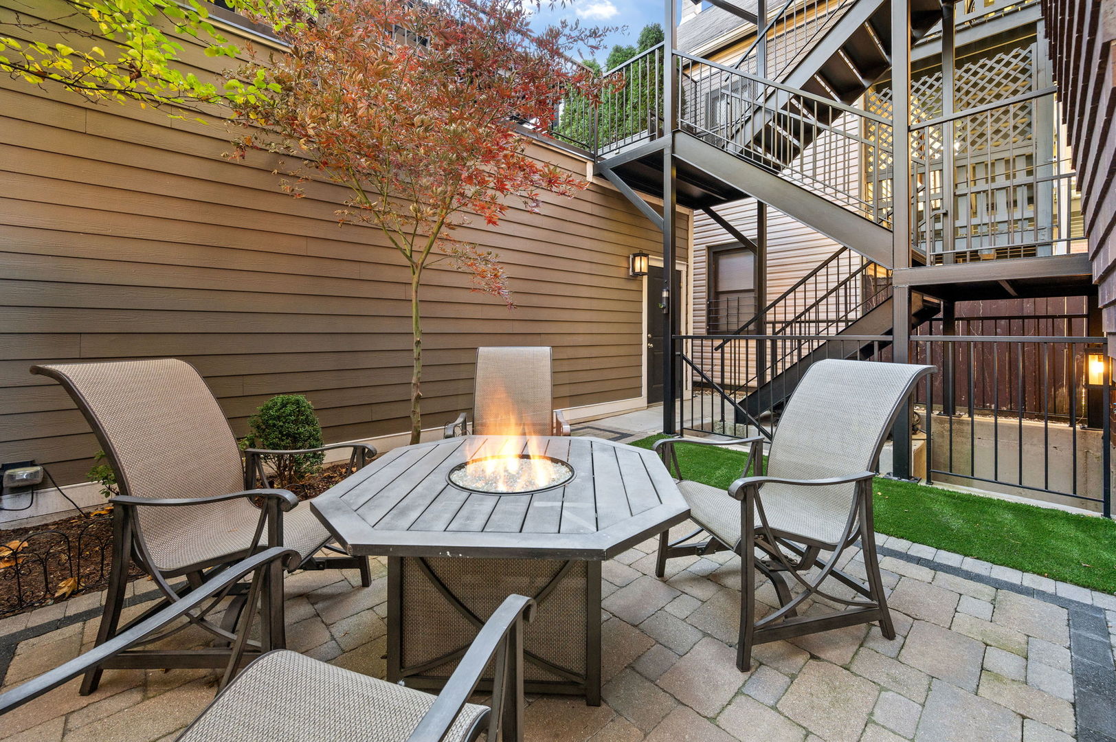 2455 N Racine Avenue Unit: 1