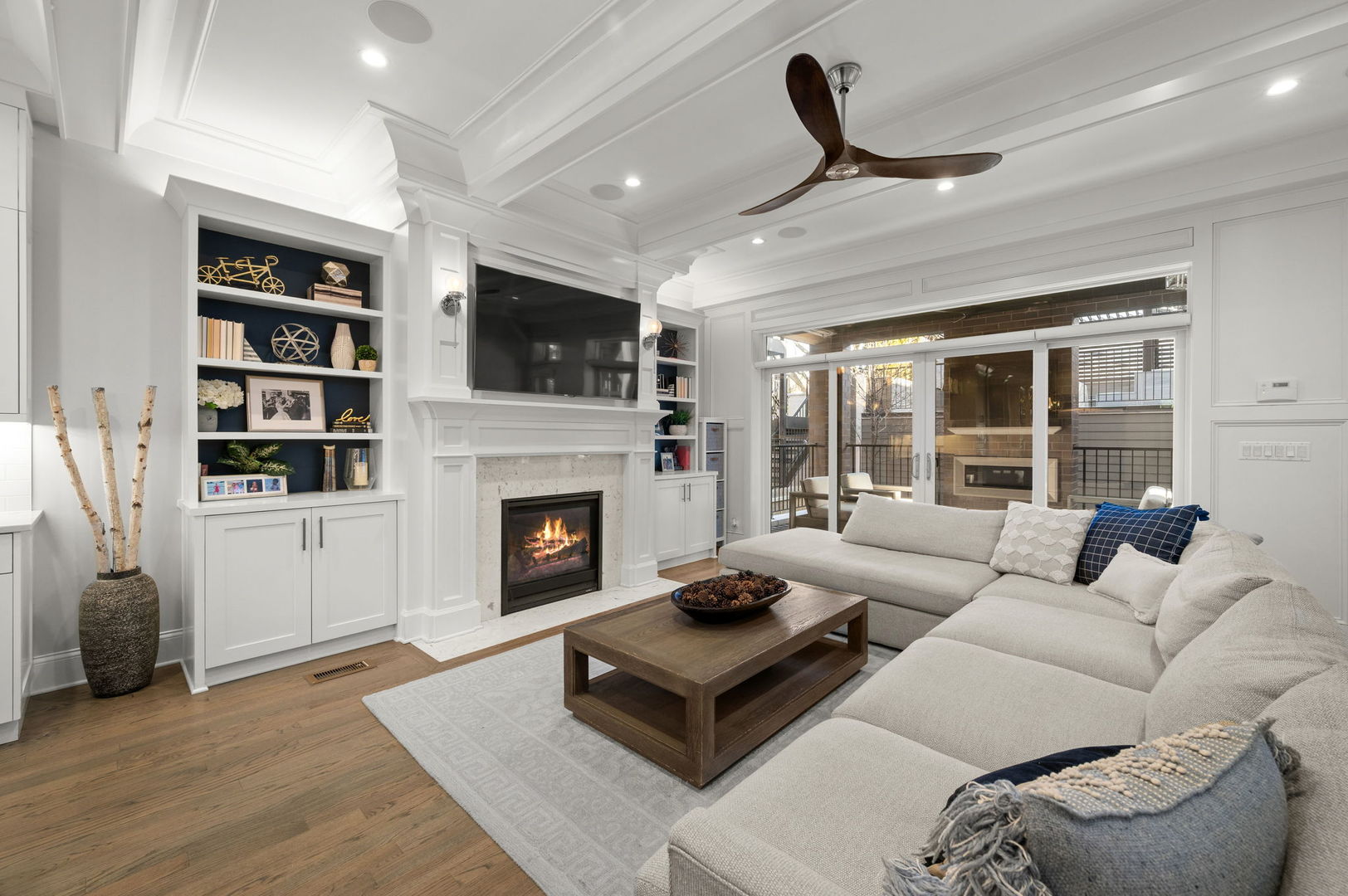 2455 N Racine Avenue Unit: 1