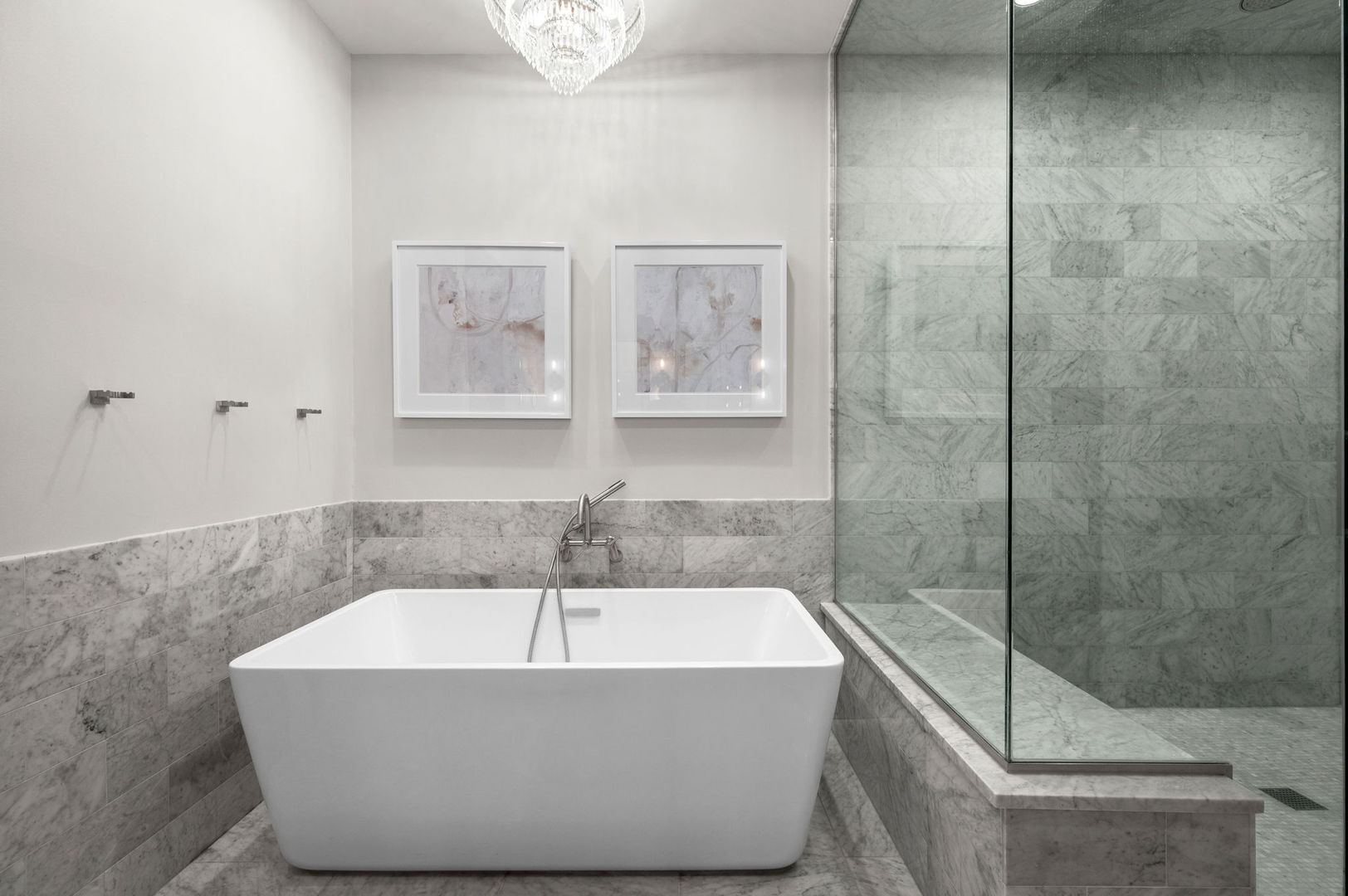 2455 N Racine Avenue Unit: 1