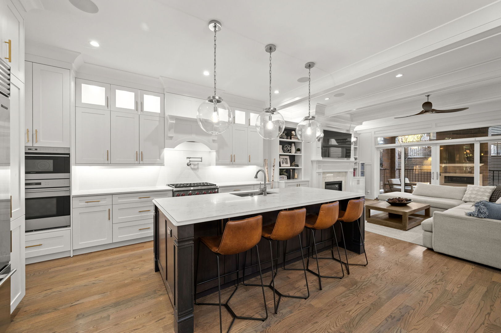 2455 N Racine Avenue Unit: 1