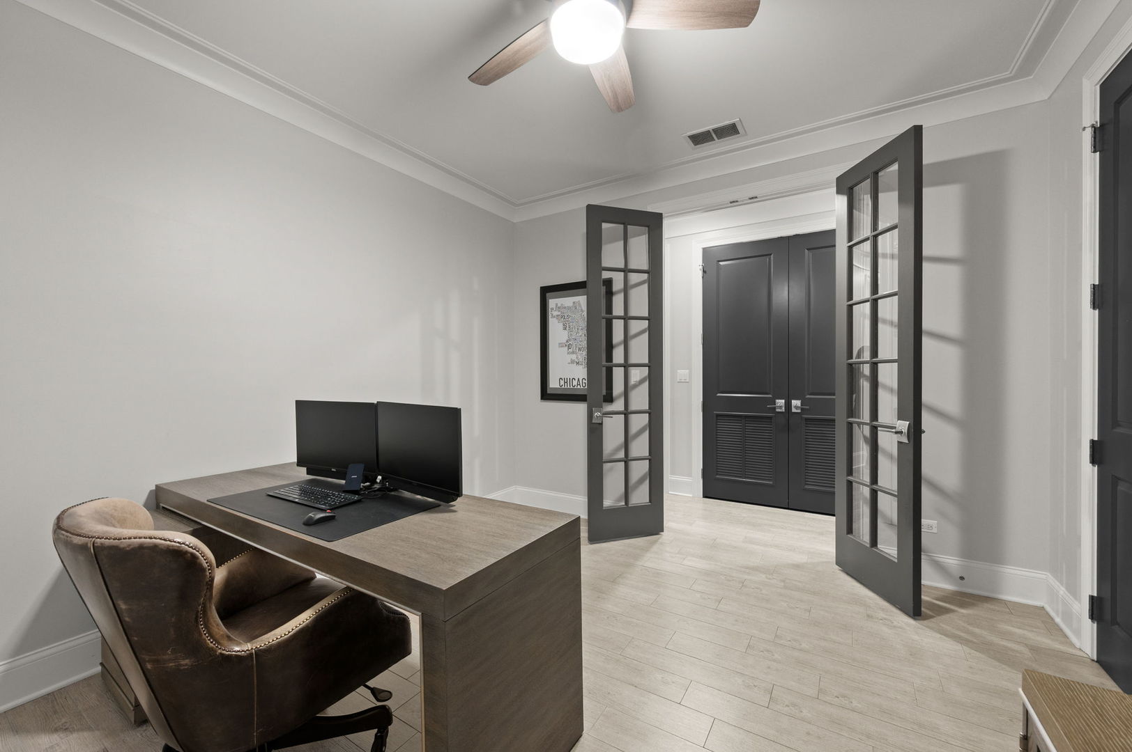 2455 N Racine Avenue Unit: 1