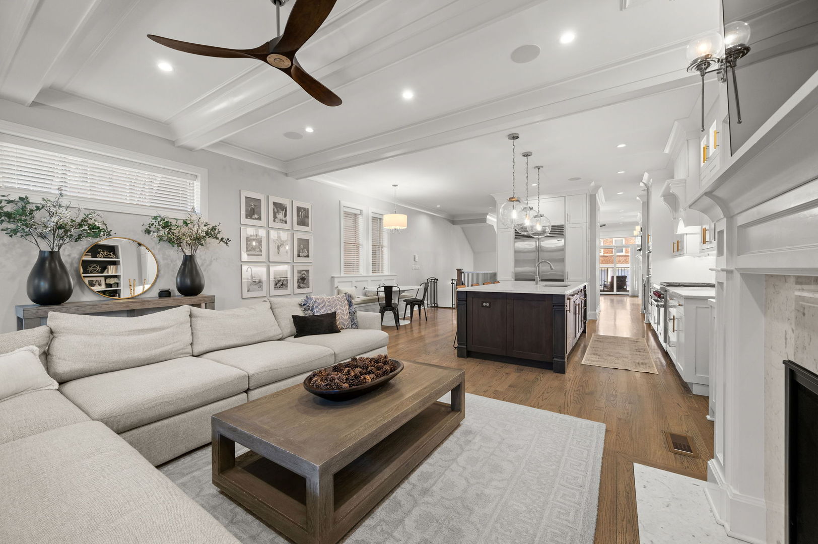 2455 N Racine Avenue Unit: 1