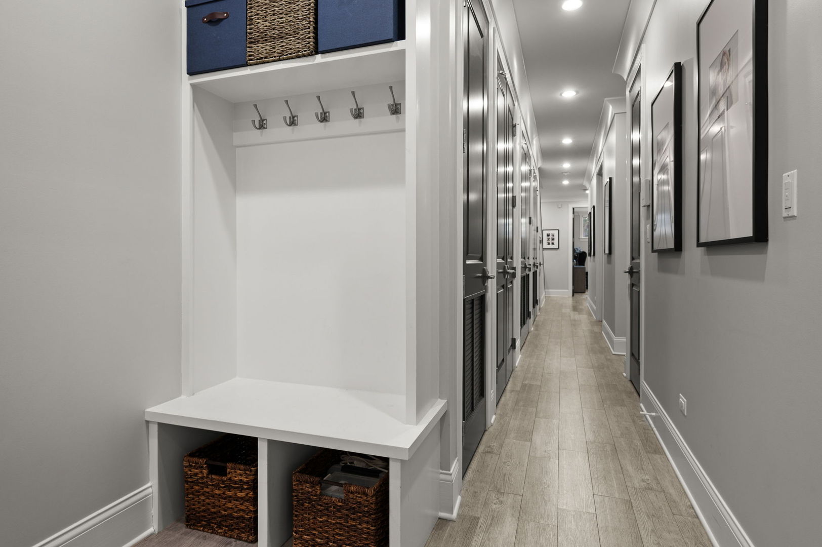 2455 N Racine Avenue Unit: 1