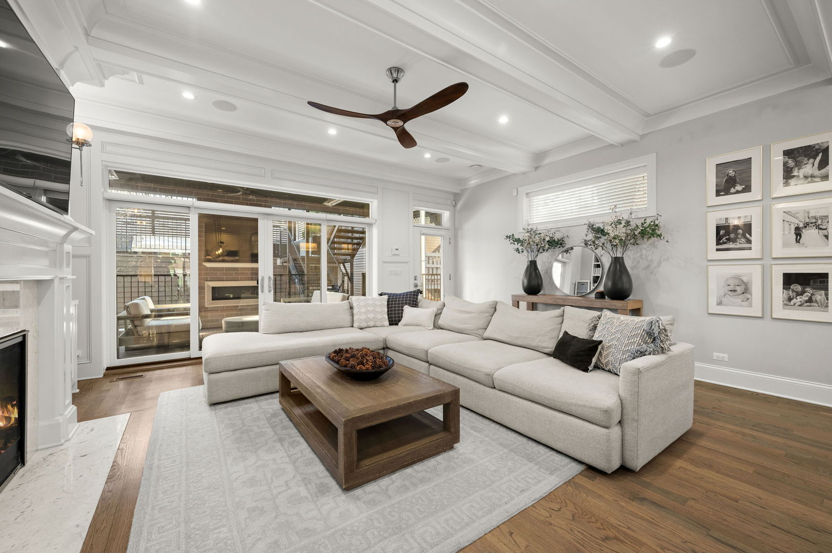 2455 N Racine Avenue Unit: 1