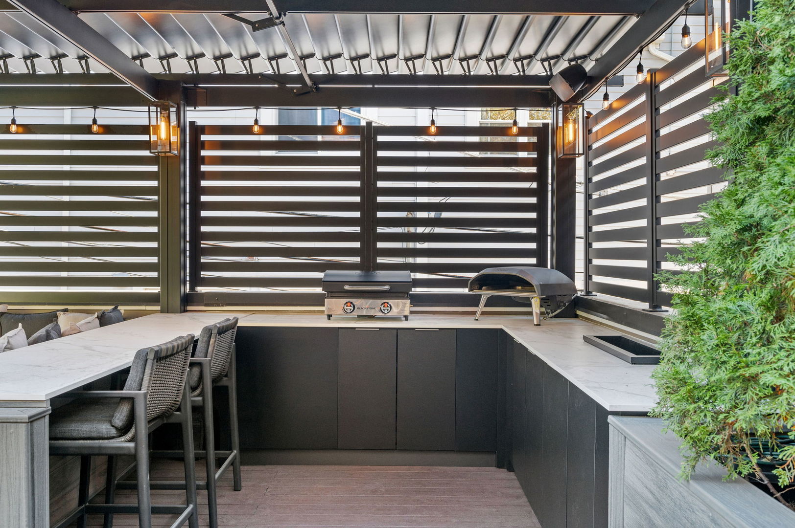 2455 N Racine Avenue Unit: 1