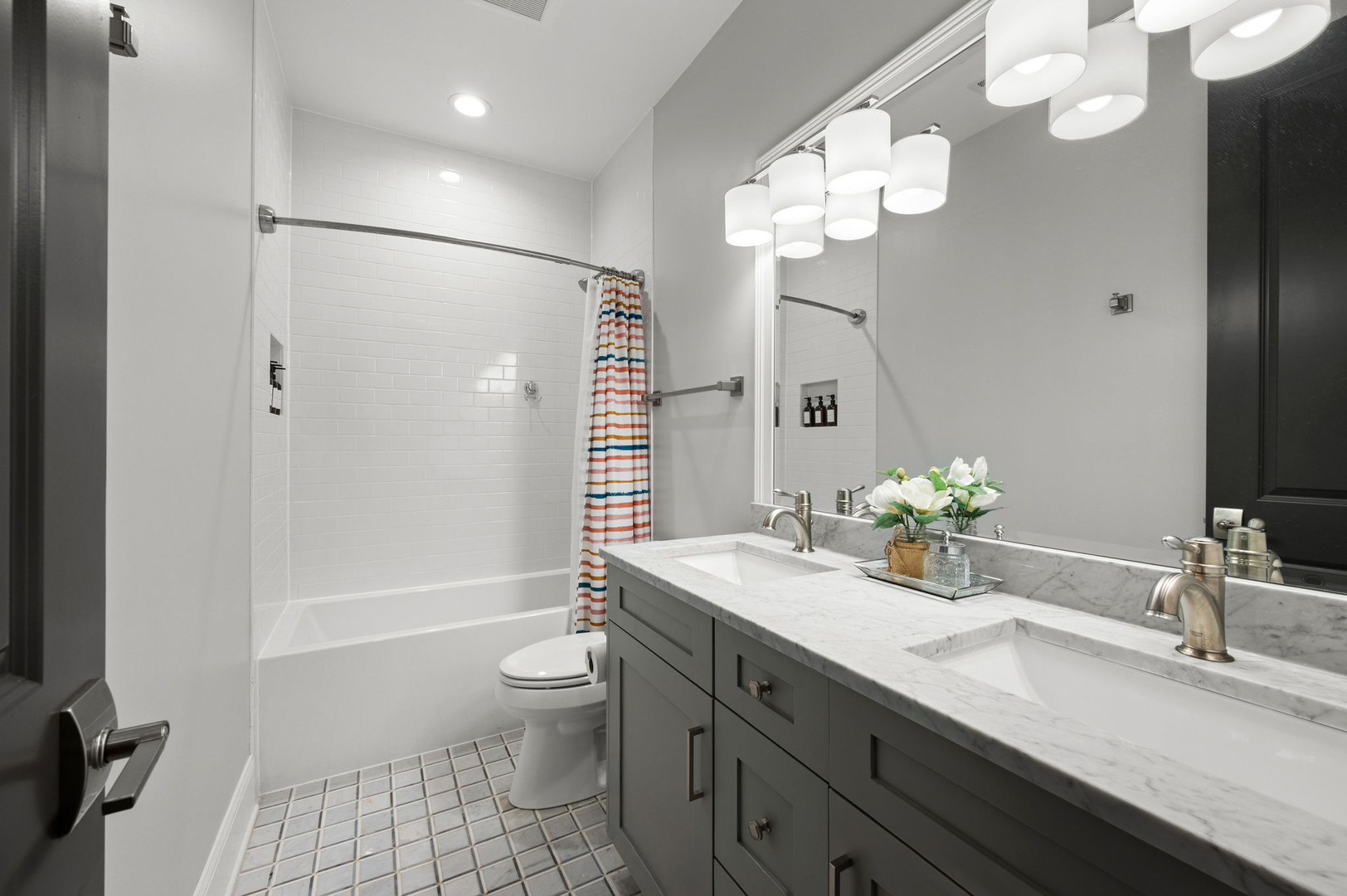 2455 N Racine Avenue Unit: 1