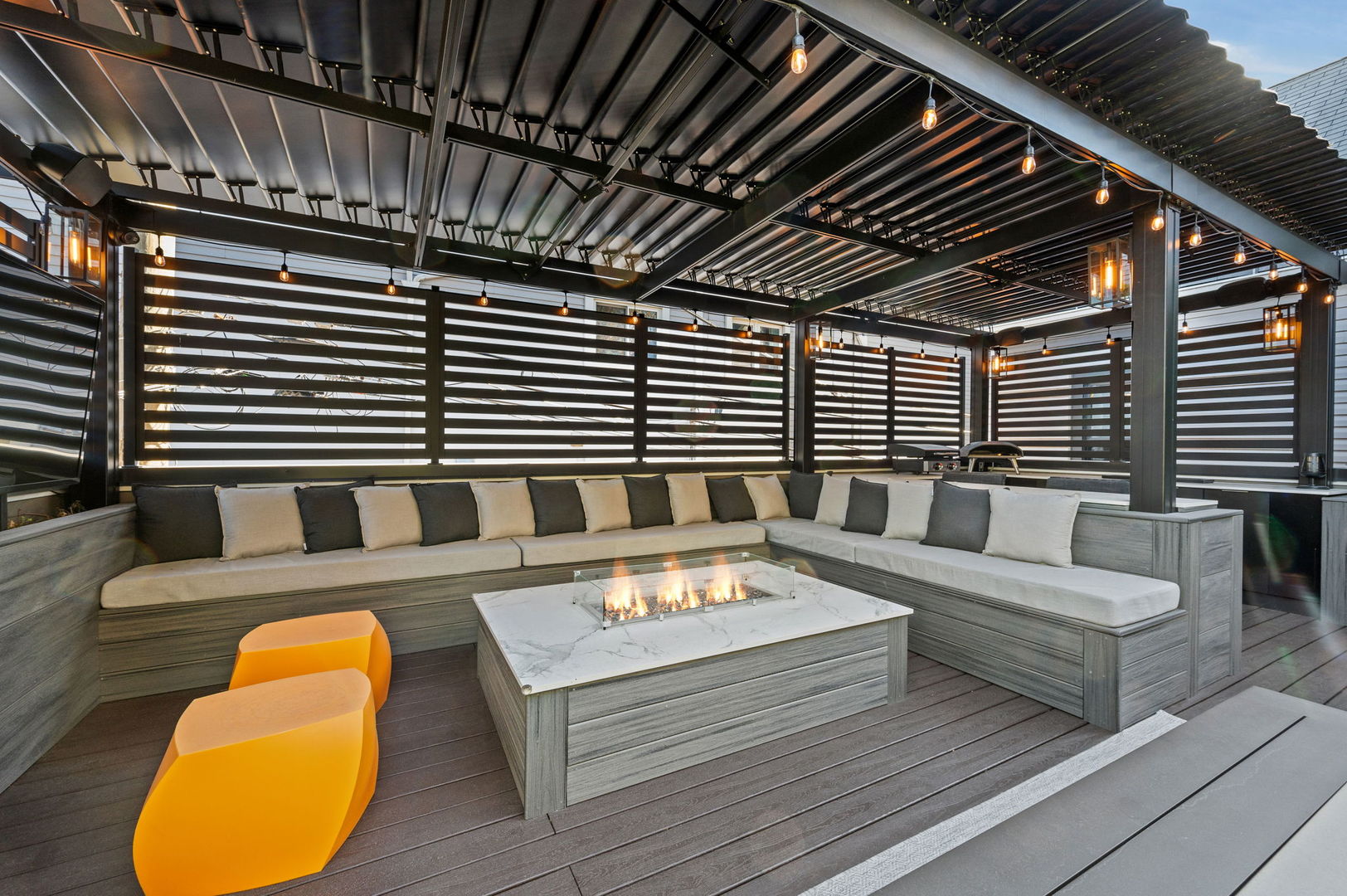 2455 N Racine Avenue Unit: 1