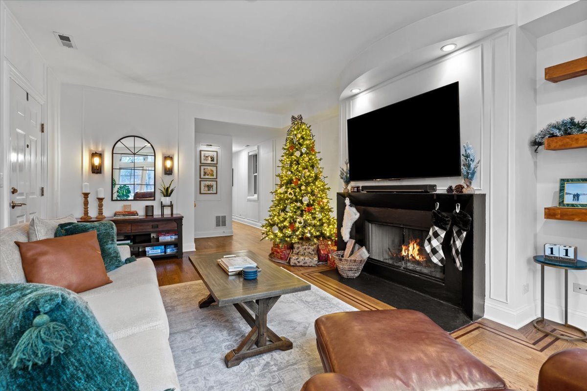 1348 W George Street Unit: 1