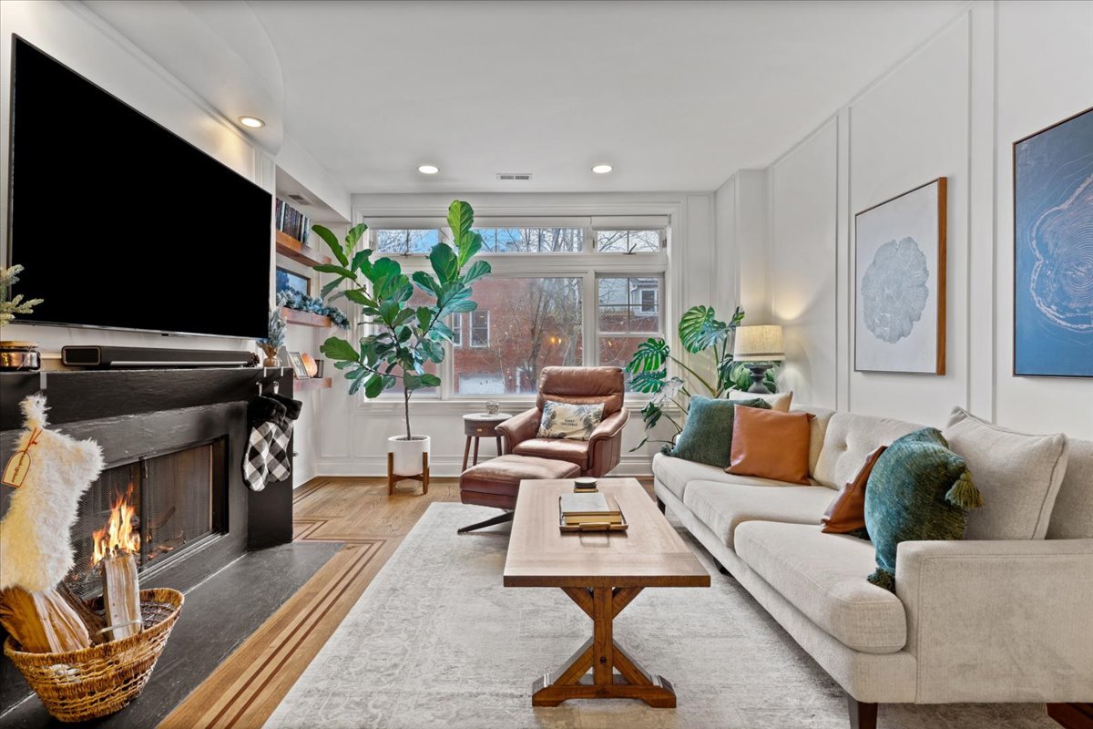 1348 W George Street Unit: 1