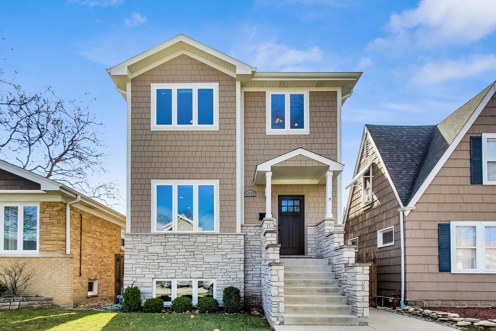 6555 N Oxford Avenue