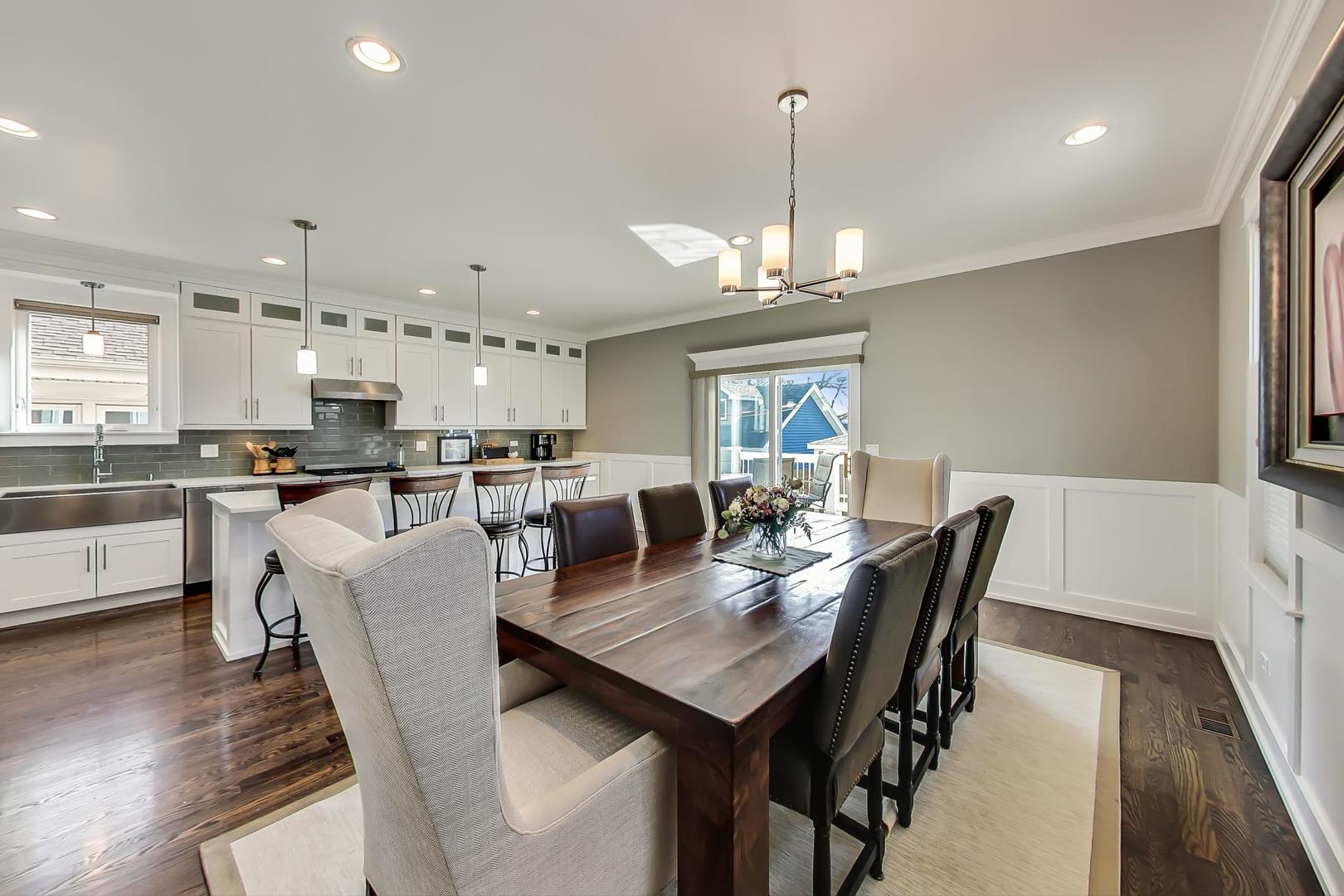 6555 N Oxford Avenue