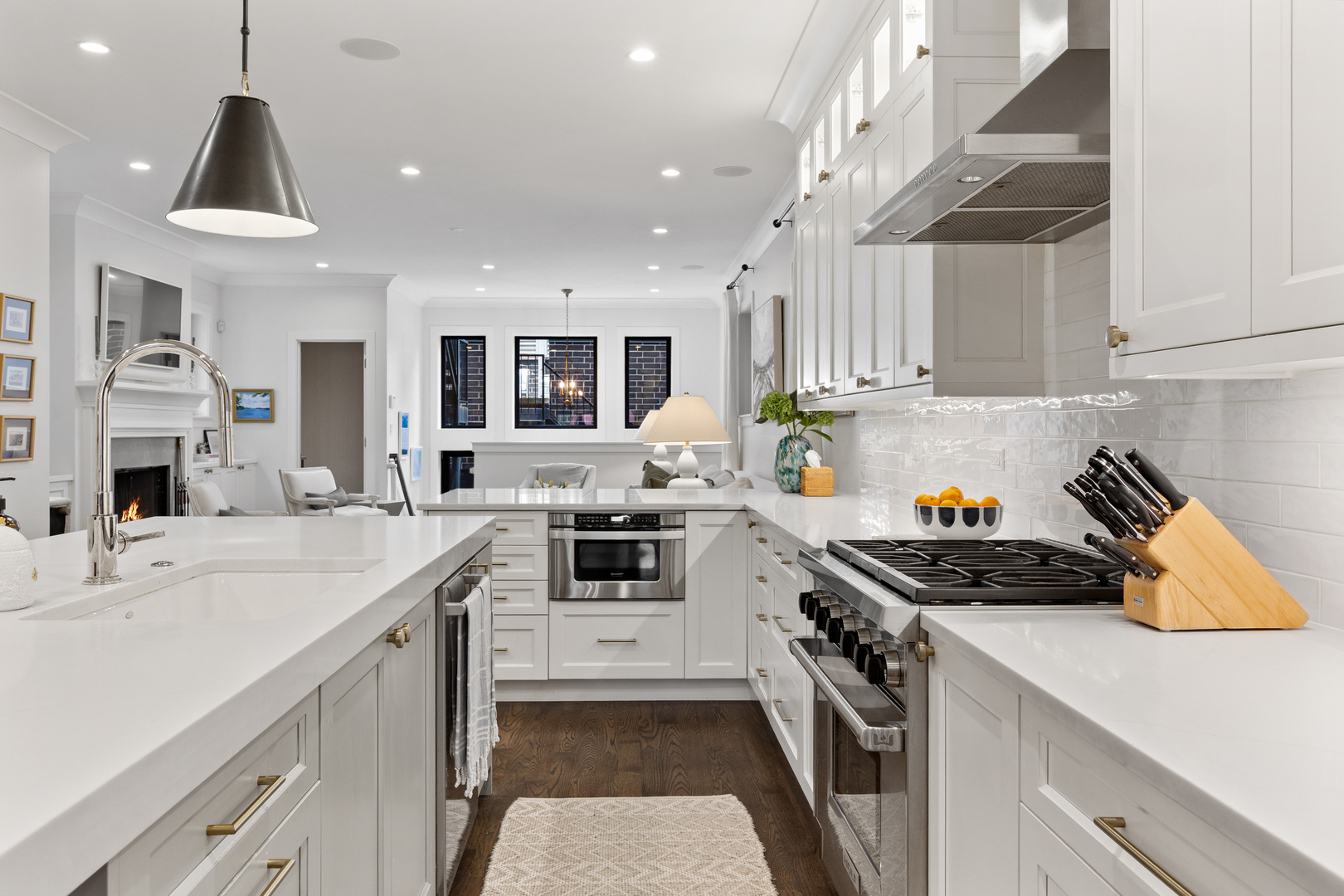 648 W Webster Avenue Unit: 1