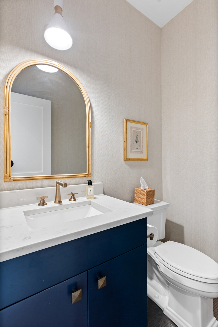 648 W Webster Avenue Unit: 1