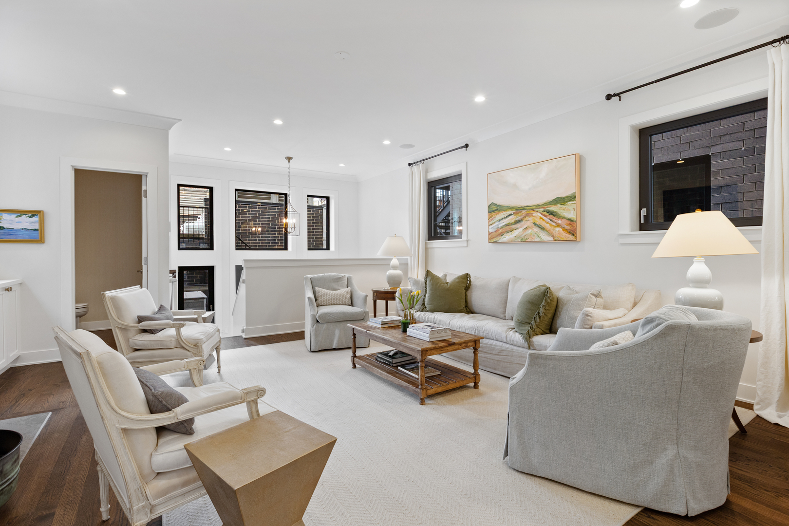 648 W Webster Avenue Unit: 1