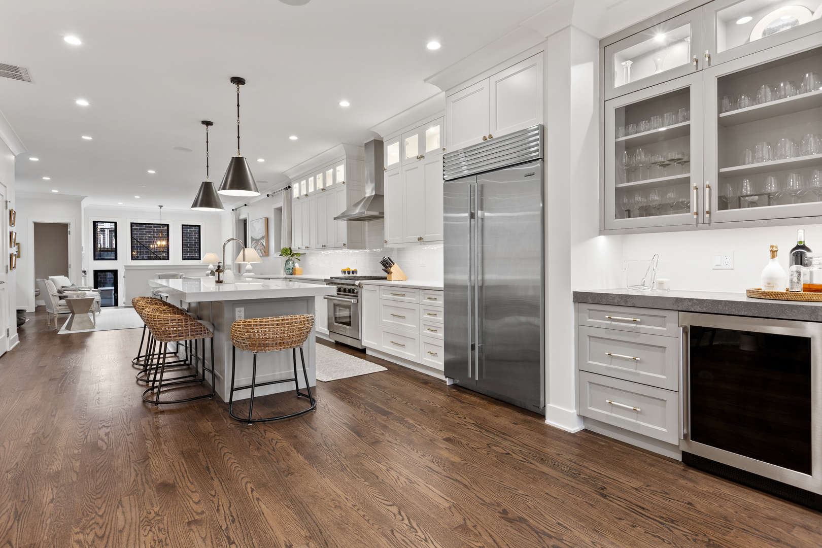 648 W Webster Avenue Unit: 1