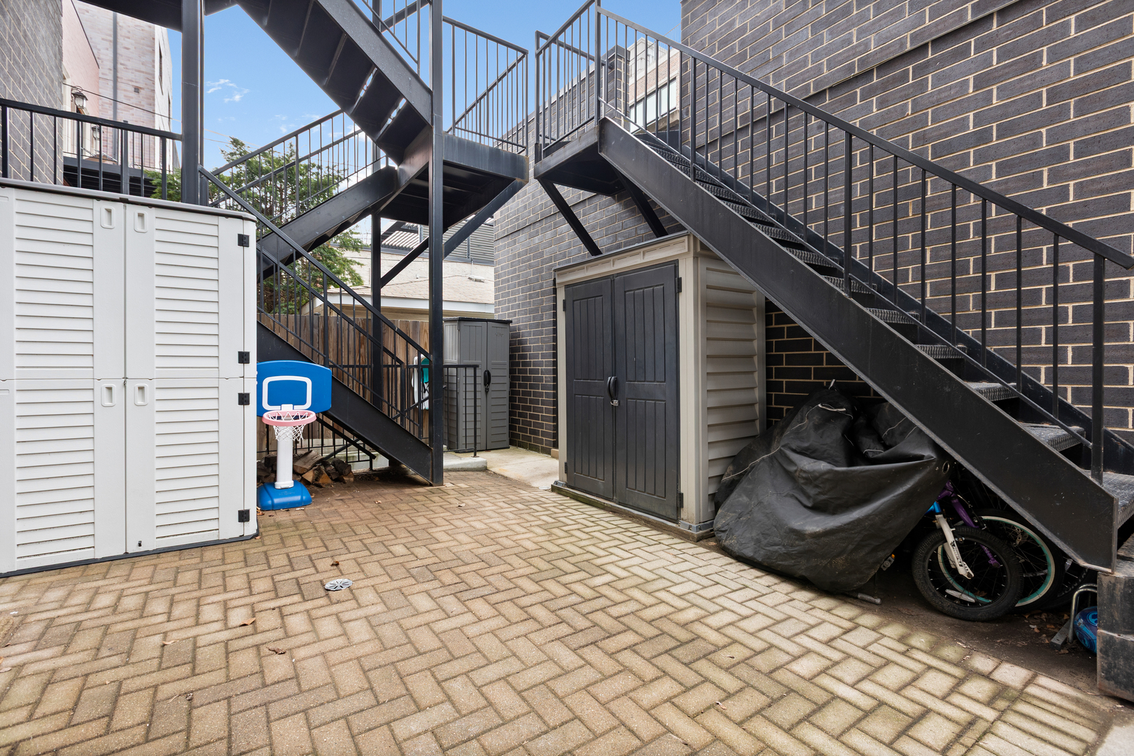 648 W Webster Avenue Unit: 1