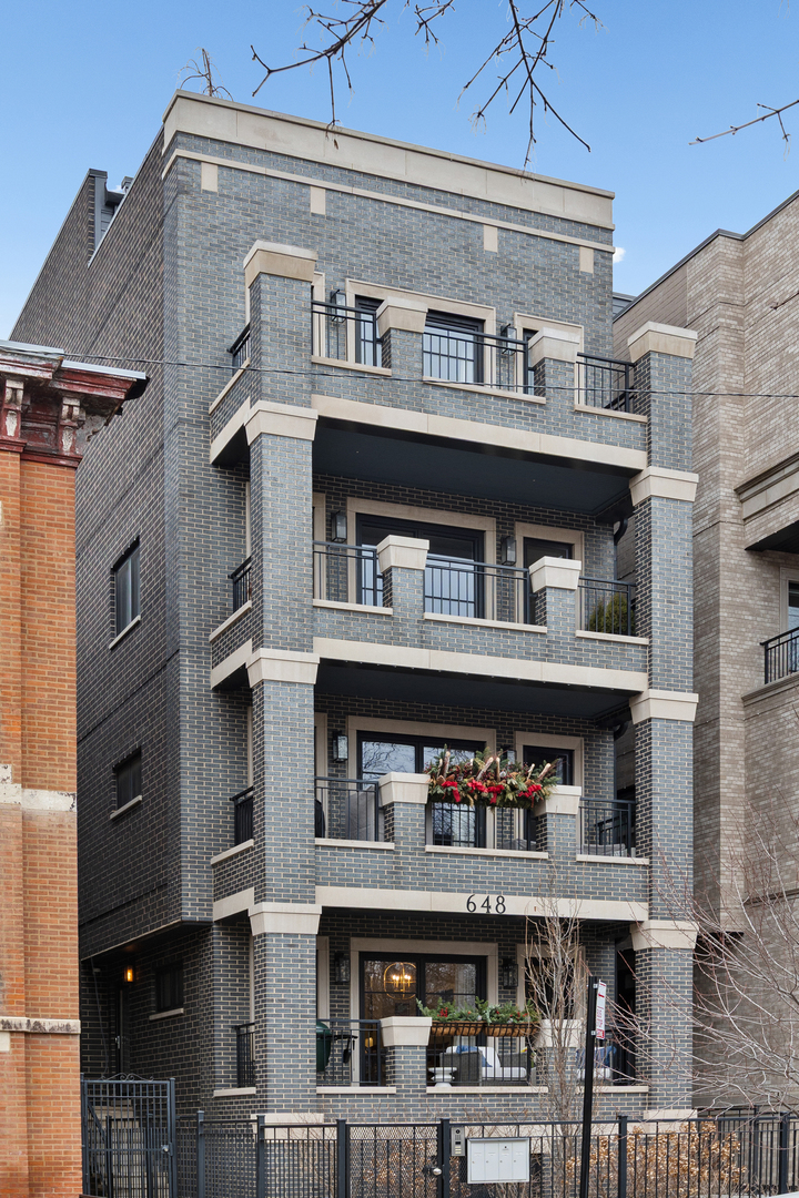 648 W Webster Avenue Unit: 1