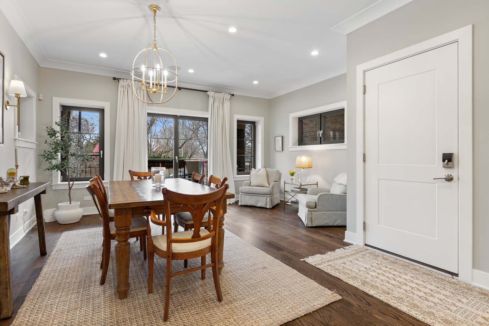 648 W Webster Avenue Unit: 1