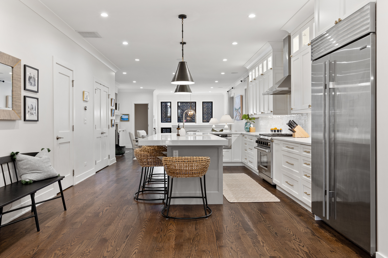 648 W Webster Avenue Unit: 1