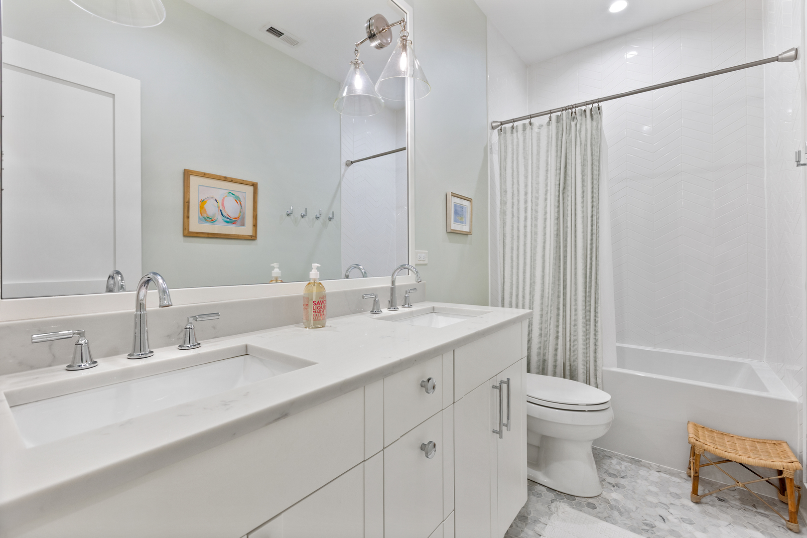 648 W Webster Avenue Unit: 1