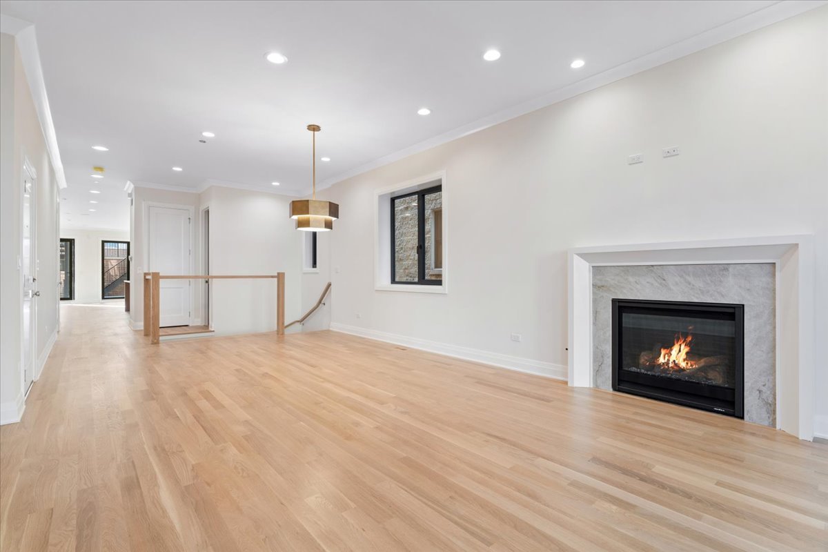 3036 N Sheffield Avenue Unit: 1S