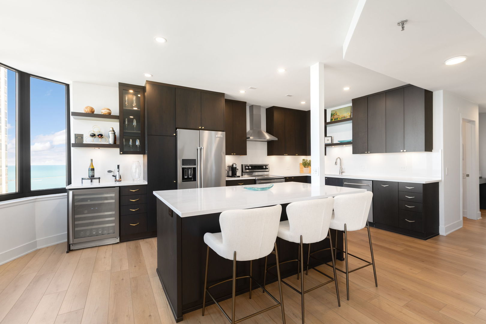 221 E Walton Place Unit: 19E