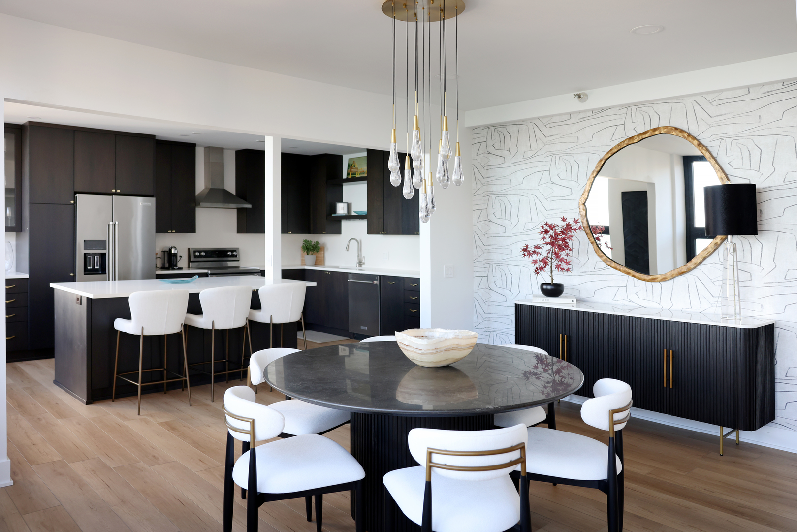 221 E Walton Place Unit: 19E