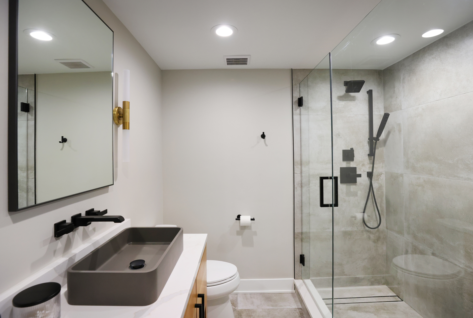 221 E Walton Place Unit: 19E