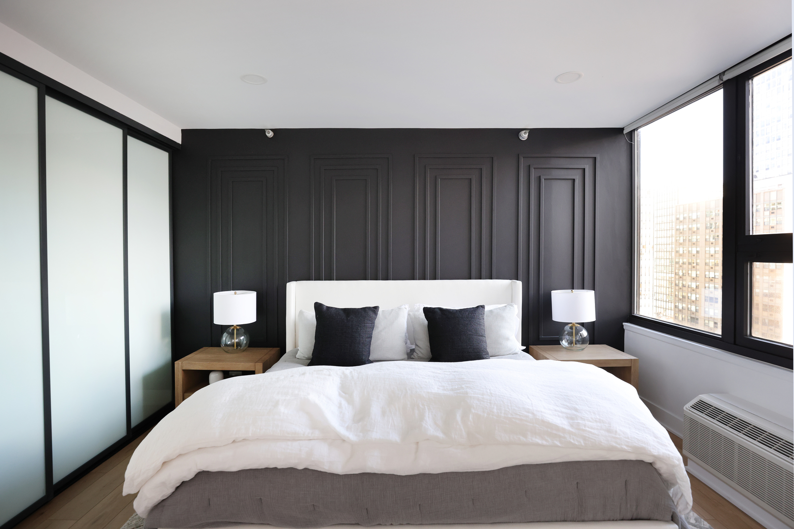 221 E Walton Place Unit: 19E