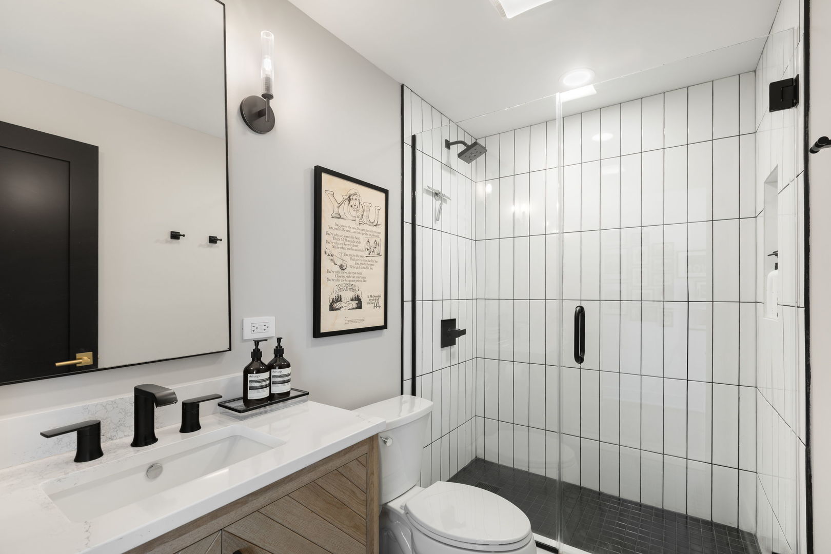 221 E Walton Place Unit: 19E