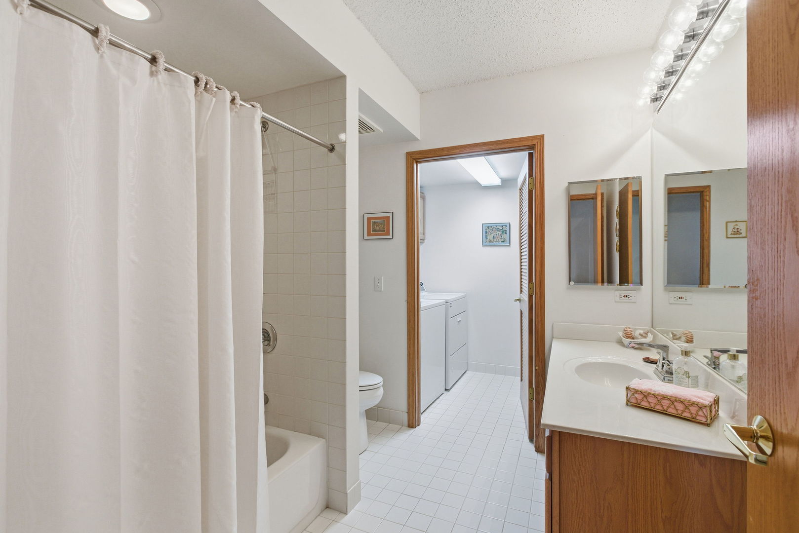 5055 W Madison Street Unit: 507