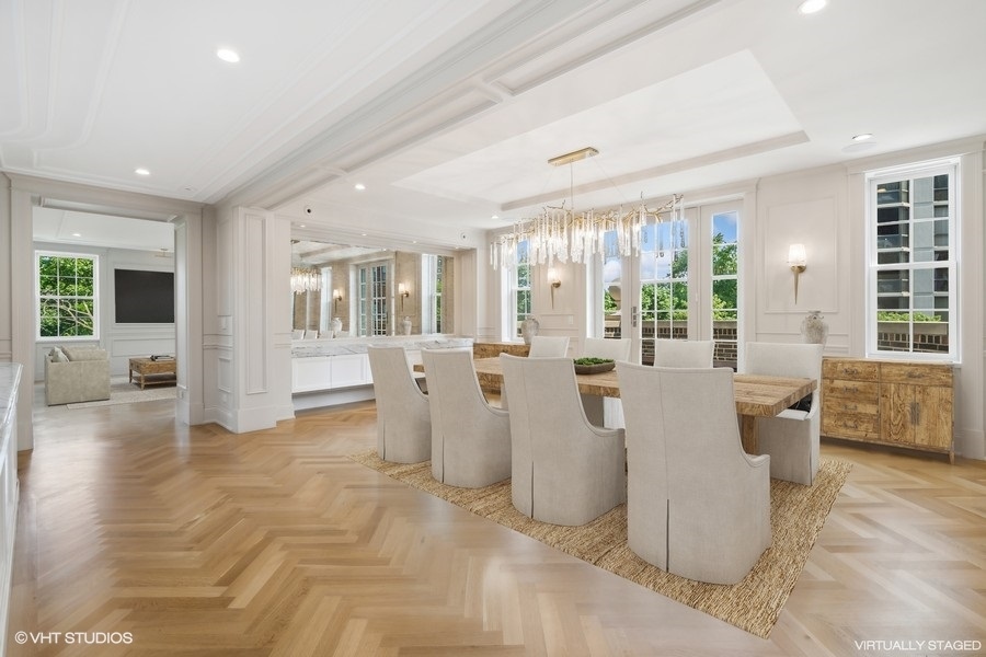 2700 N Lakeview Avenue Unit: 2