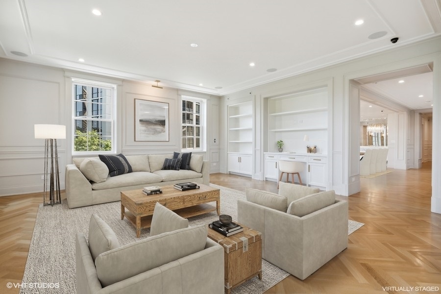 2700 N Lakeview Avenue Unit: 2