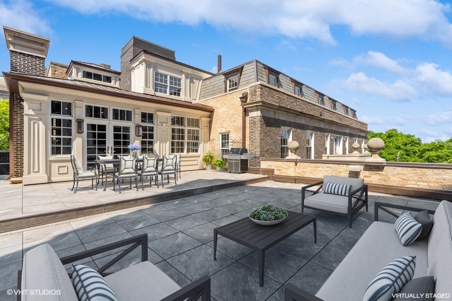 2700 N Lakeview Avenue Unit: 2