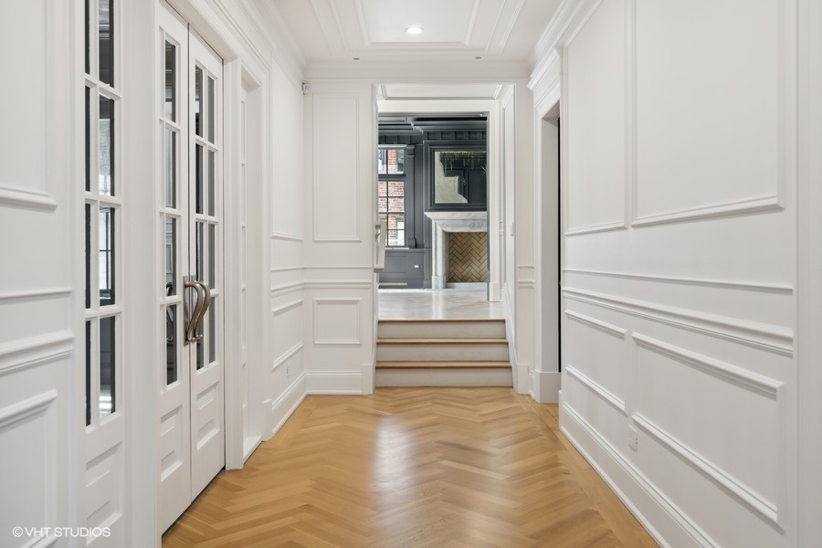 2700 N Lakeview Avenue Unit: 2