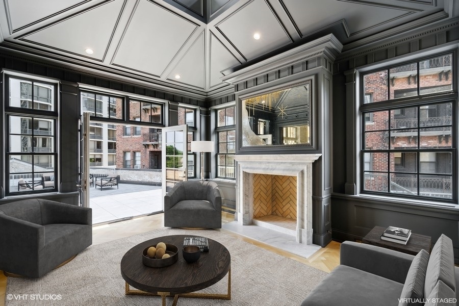 2700 N Lakeview Avenue Unit: 2