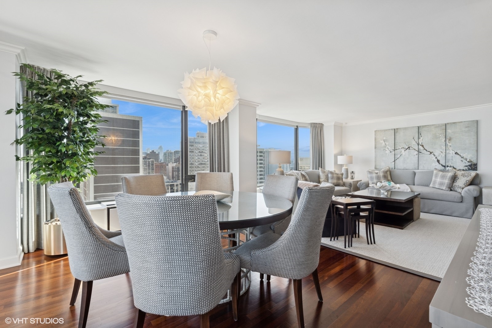 1555 N Astor Street Unit: 23SE